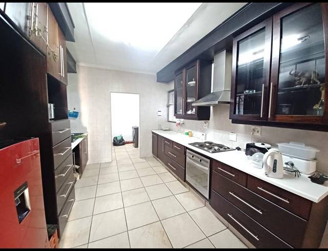 3 BEDROOM HOUSE FOR SALE IN VANDERBIJLPARK SE 2